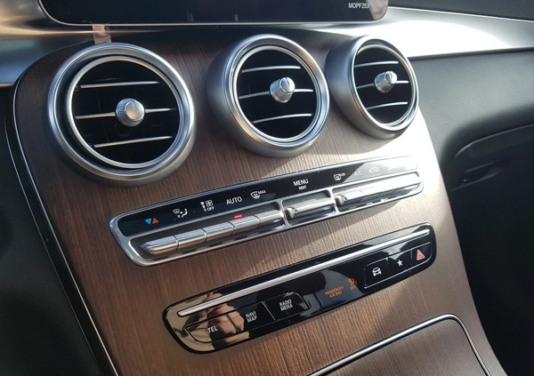 Mercedes-Benz GLC cena 188888 przebieg: 53400, rok produkcji 2019 z Biała Podlaska małe 704